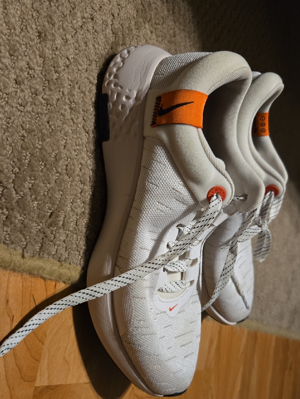 Nike Womens White Sneakers with Pink Accents 8.5